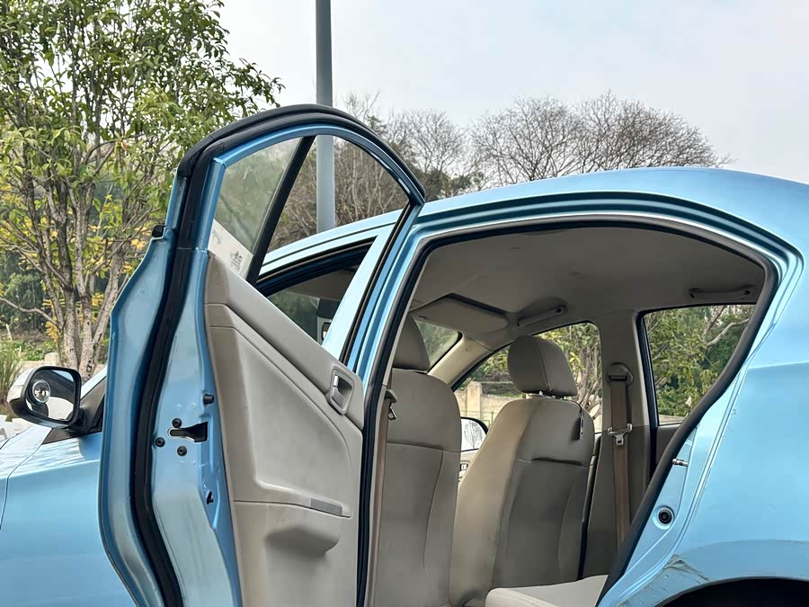 Changan Alsvin V3 2014 car image #17