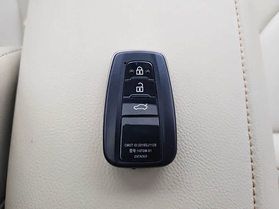 Toyota Camry 2023 immagine di auto #17