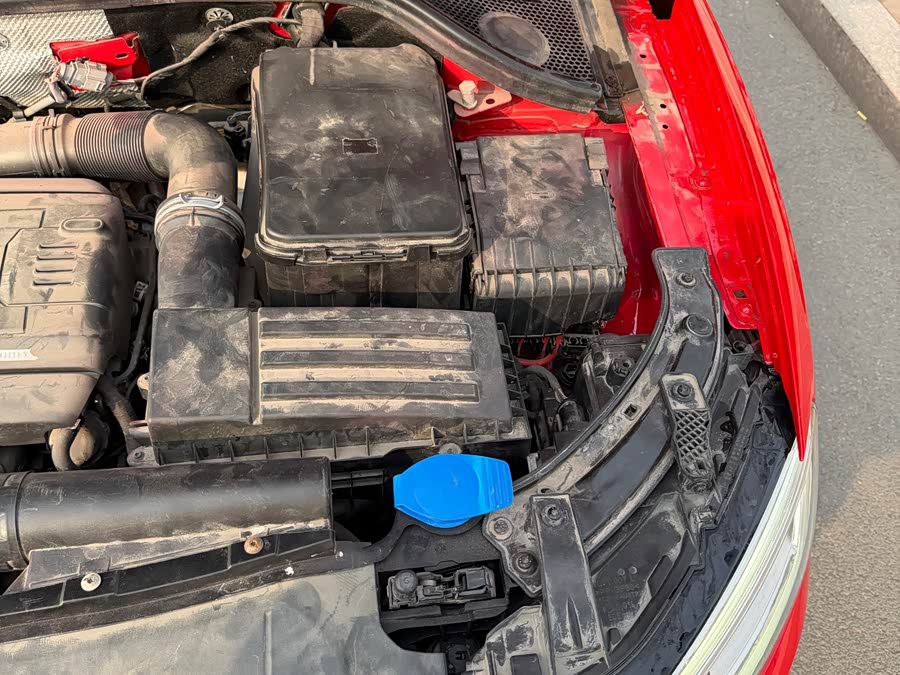 Audi Q3 2018 car image #17