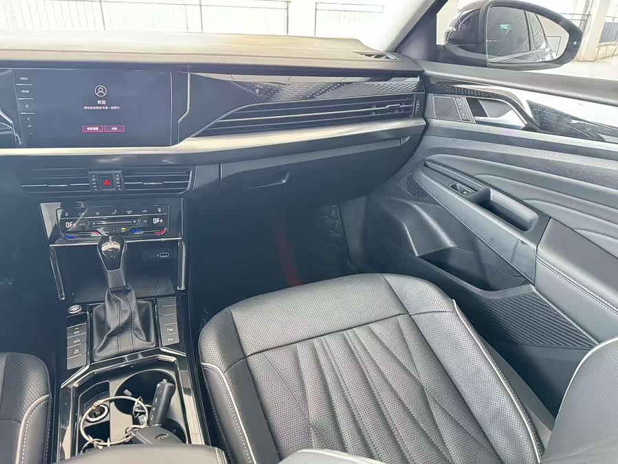 Volkswagen Passat 2021 immagine di auto #17