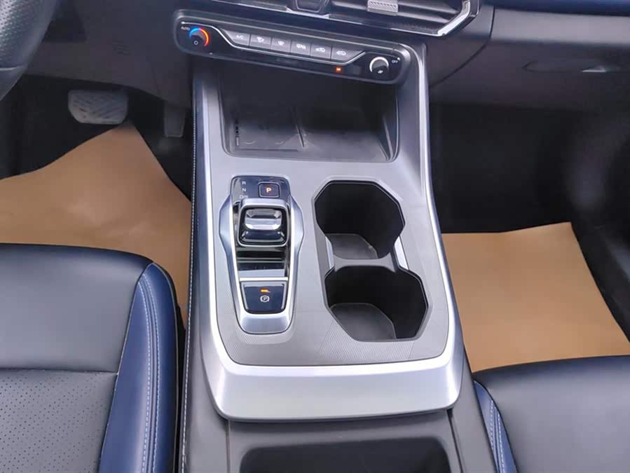 GAC Trumpchi GS3 2023 #17 GAC Trumpchi GS3 2023 car image #17