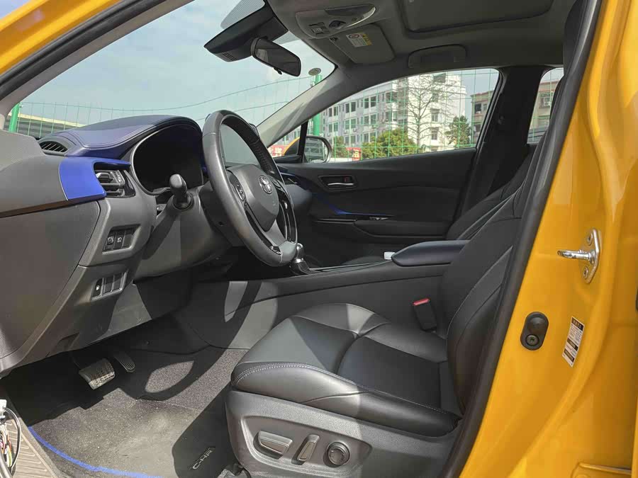 Toyota C-HR 2021 immagine di auto #17