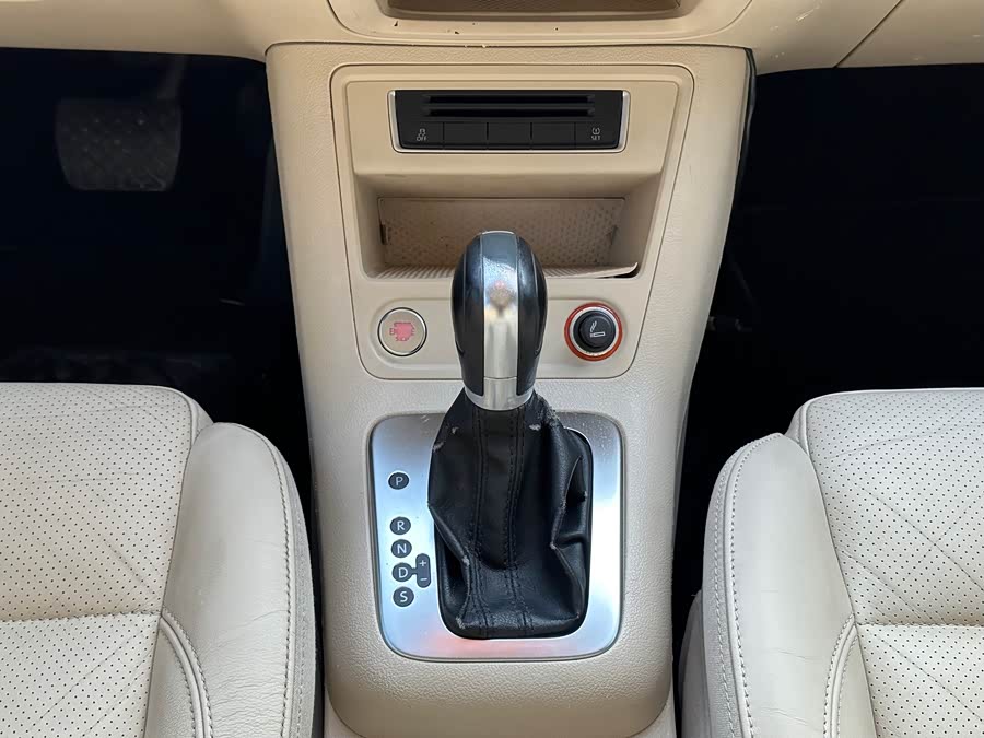 Volkswagen Tiguan 2014 صورة سيارة #17