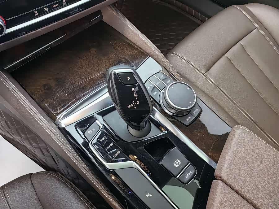 BMW 5 Series 2019 #17 BMW 5 Series 2019 car image #17