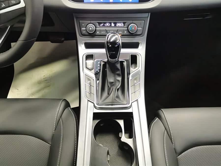 GEELY Emgrand 2020 #17 GEELY Emgrand 2020 car image #17