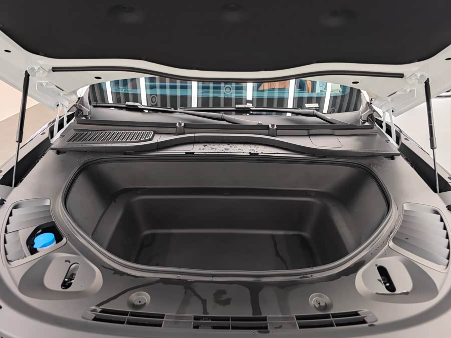 Xpeng G9 2023 immagine di auto #17