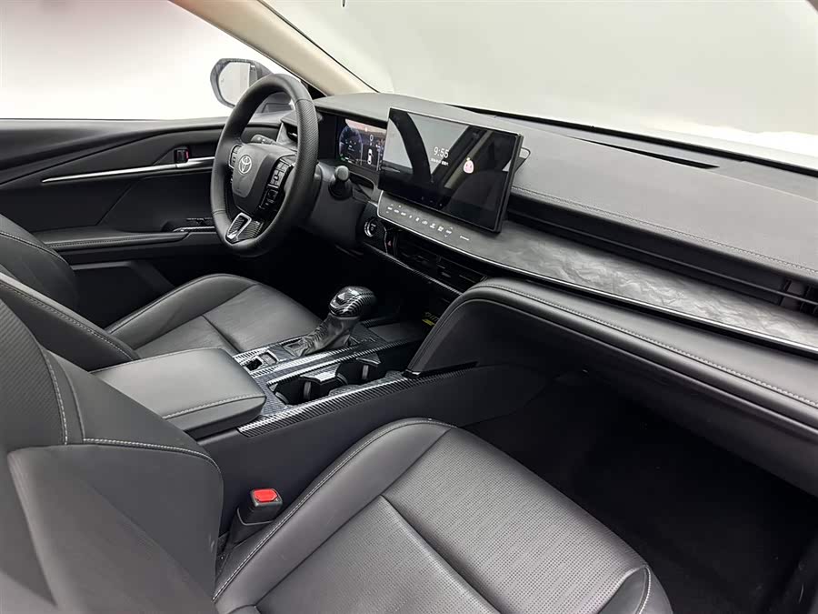 Toyota Camry 2025 صورة سيارة #17