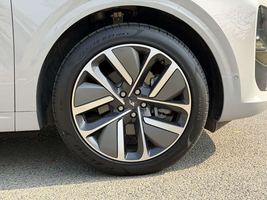 Li L6 2024 صورة سيارة #17