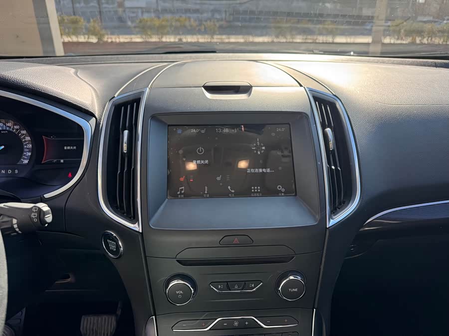 Ford Edge 2017 изображение автомобиля #17