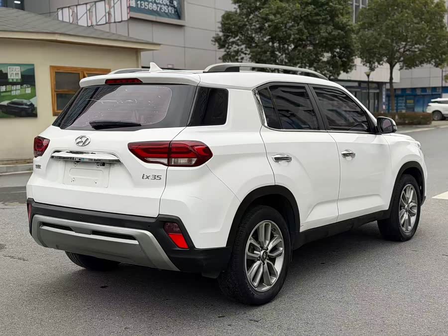 Hyundai ix35 2019 car image #17
