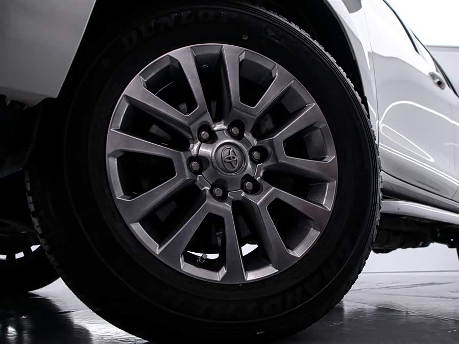 Toyota Land Cruiser Prado 2020 car image #17