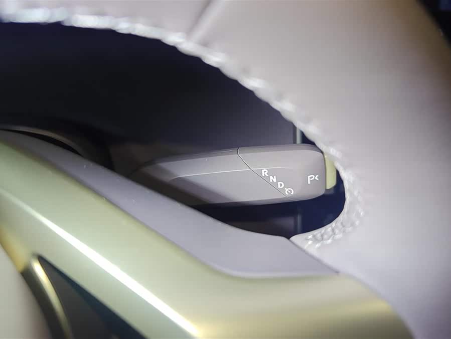 Avatr 06 2025 car image #17