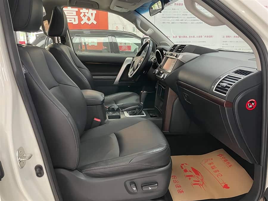 Toyota Land Cruiser Prado 2017 car image #17