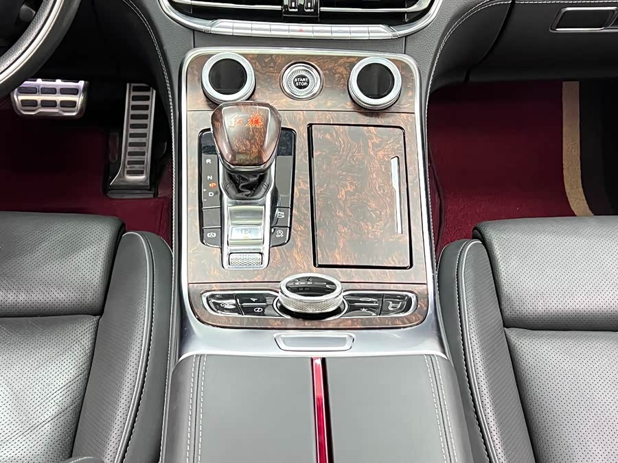 HongQi H9 2021 car image #17