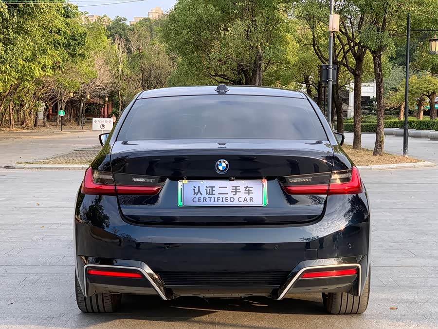 BMW i3 2023 car image #17