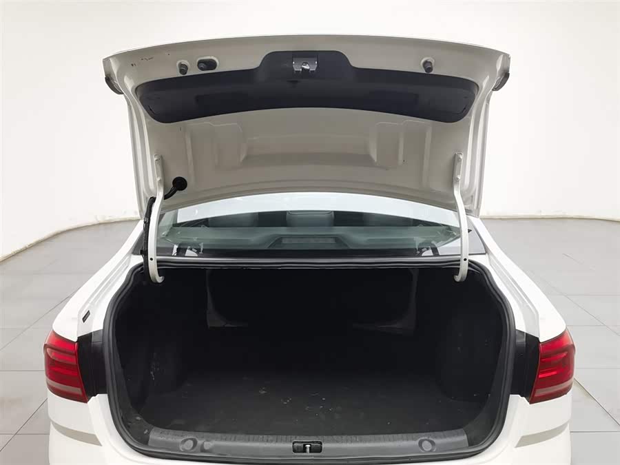 Volkswagen Lavida 2016 car image #17