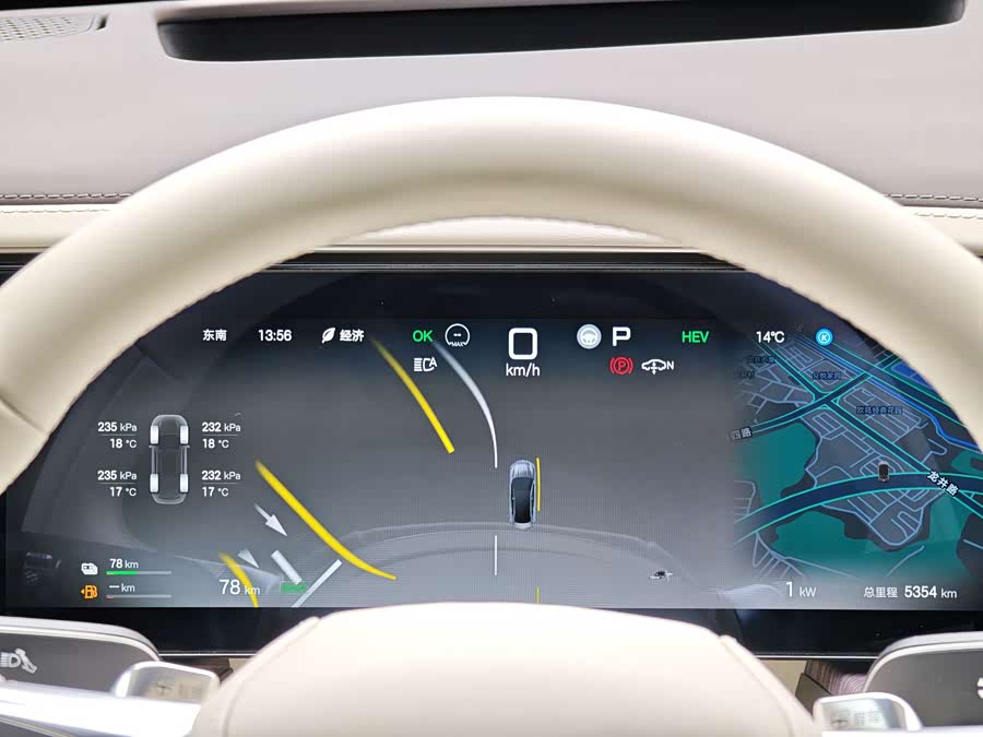 Denza Z9 2024 #17 Denza Z9 2024 car image #17