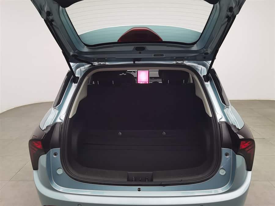 哪吒汽车 哪吒V 2021 汽车图片 #17