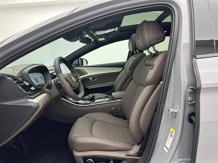 BYD Han 2025 car image #17