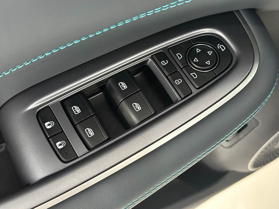 BYD Sea Lion 07 DM-i 2025 car image #17