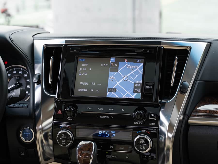 Toyota Alphard 2019 car image #17