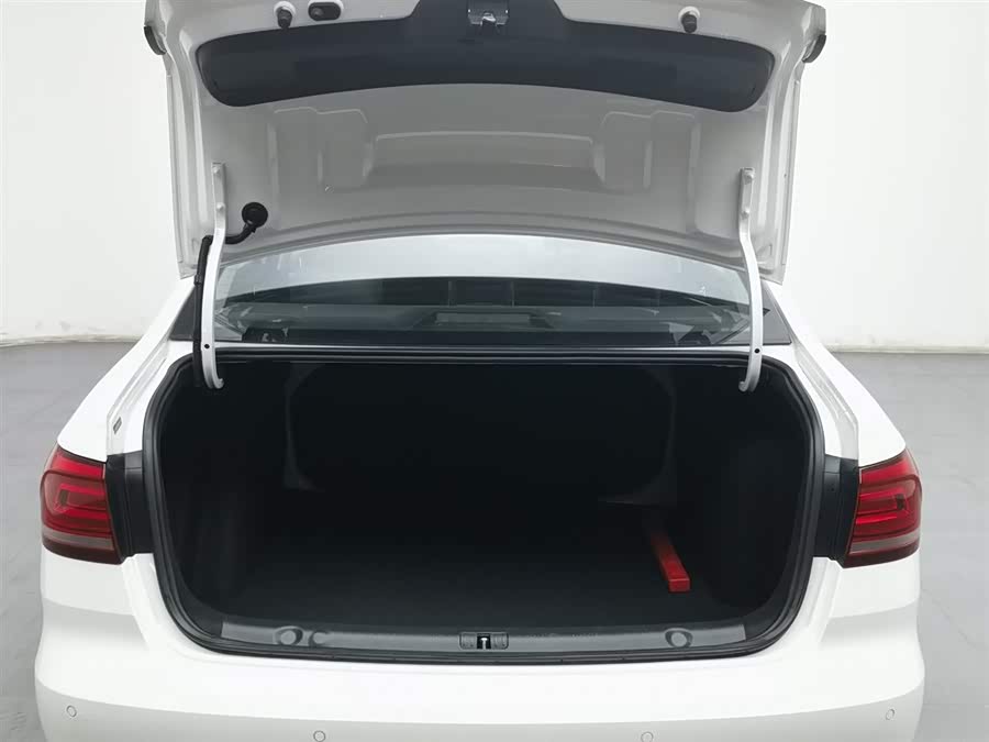 Volkswagen Lavida 2022 car image #17