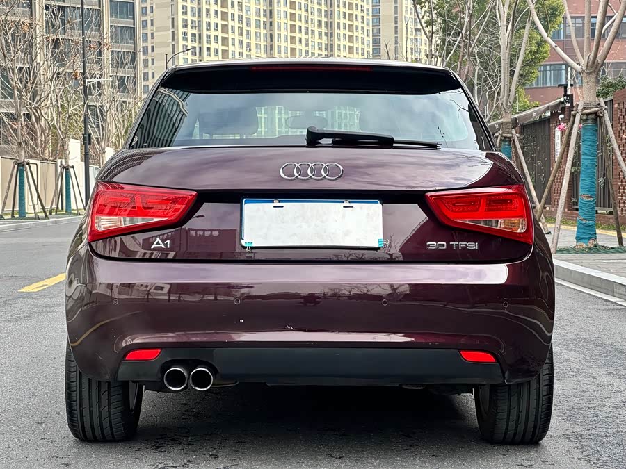 Audi A1 2015 car image #17