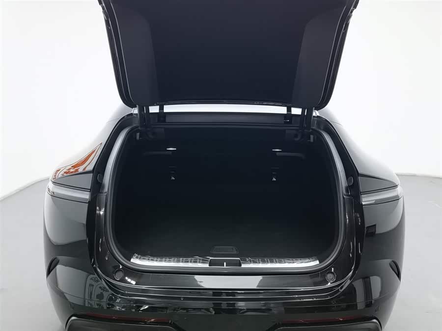 Avatr 12 2025 car image #17