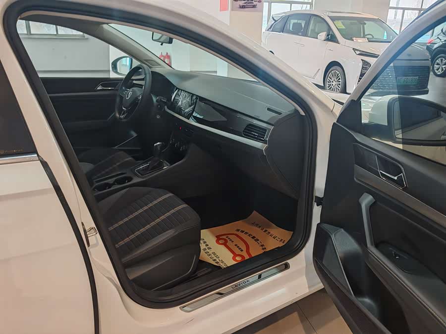 Volkswagen Lavida 2021 immagine di auto #17