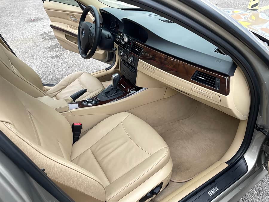 BMW 3 Series (Imported) 2010 car image #17