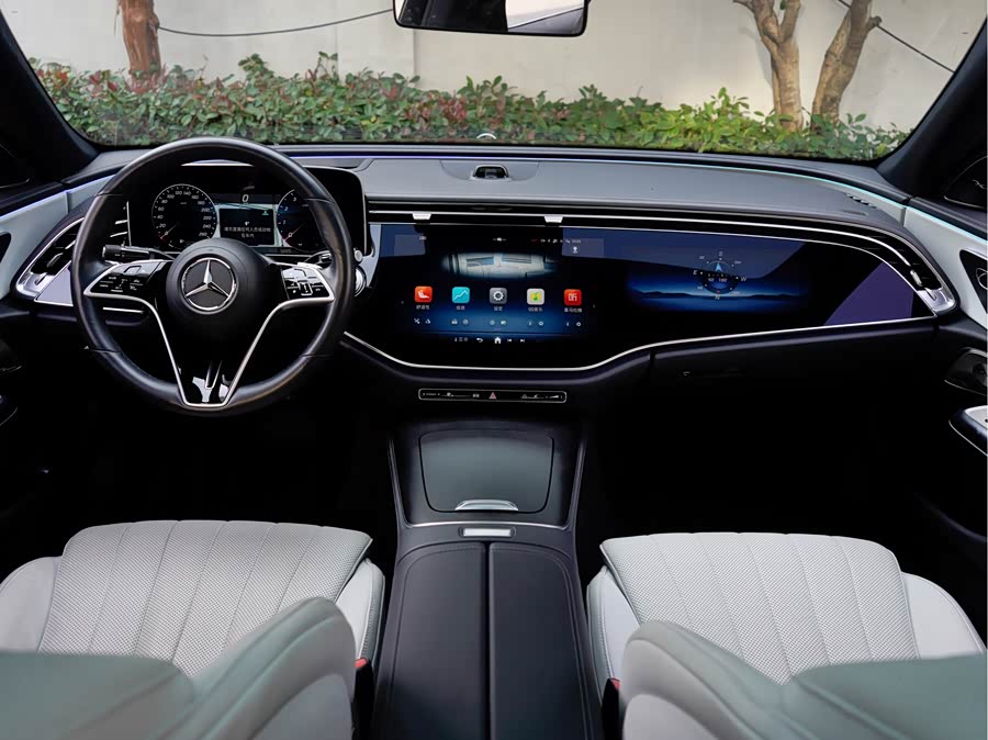 Mercedes-Benz E Class 2023 car image #17