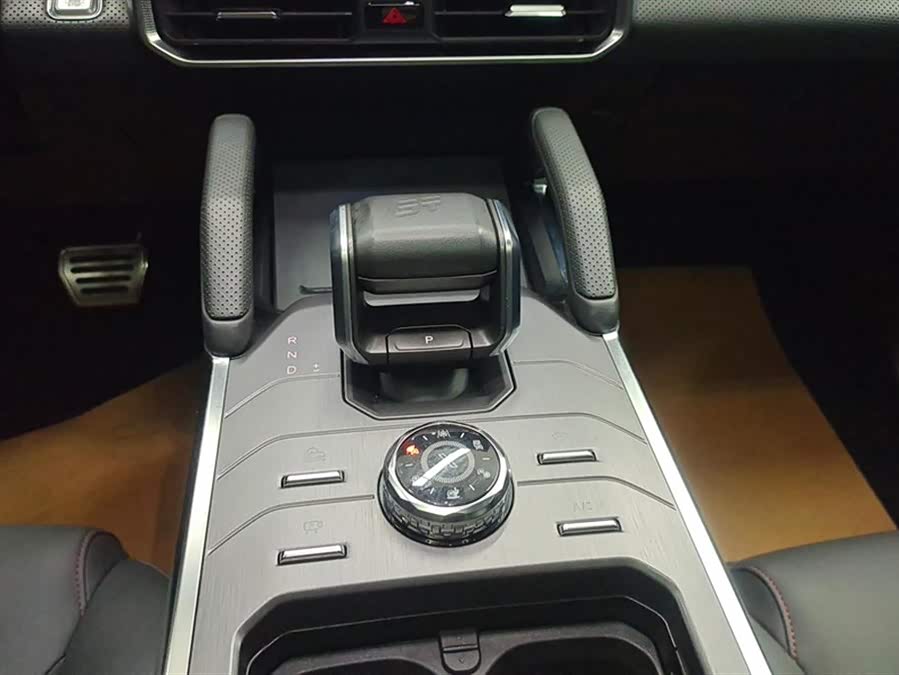 Jetour Traveller 2023 car image #17