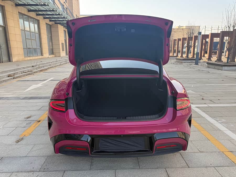 MI SU7 2025 immagine di auto #17