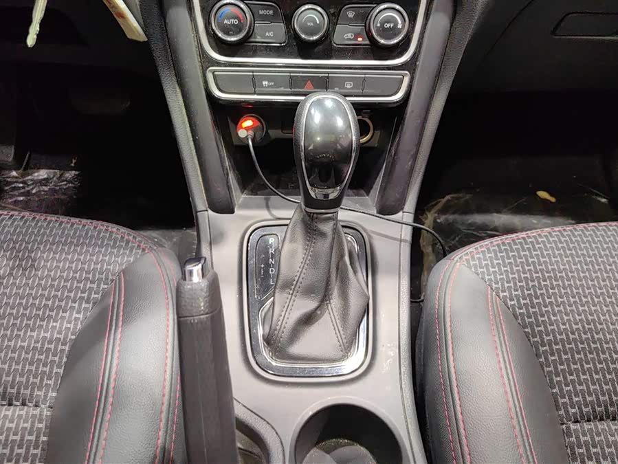 Chery Tiggo 3 2017 immagine di auto #17