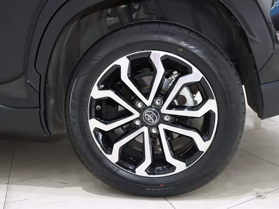 Toyota Frontlander 2023 car image #17