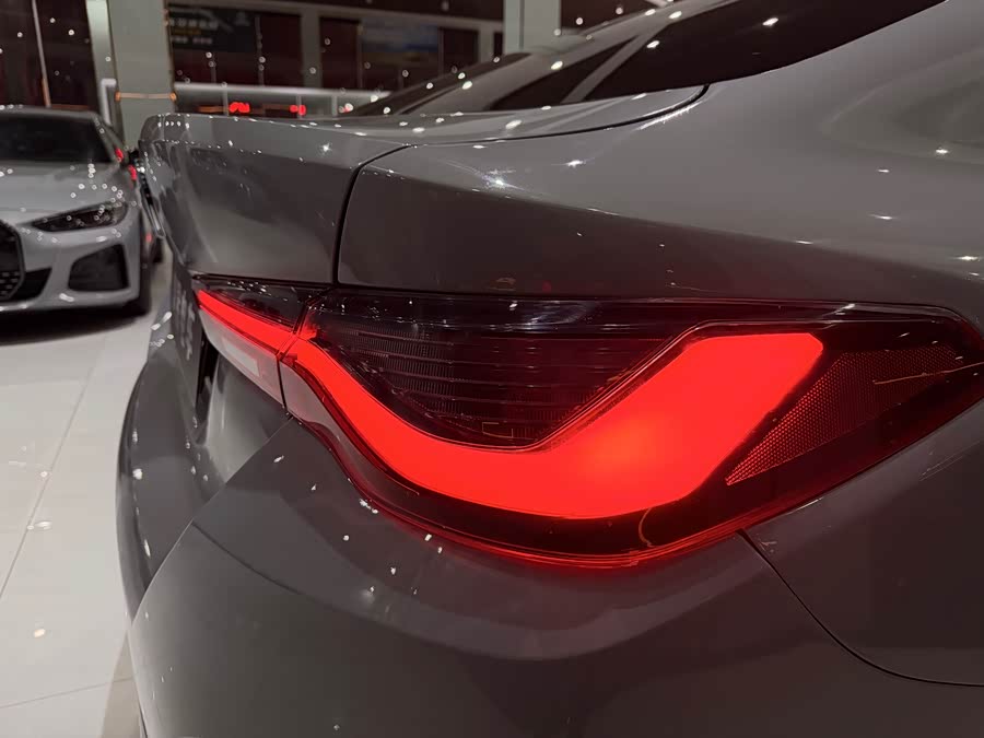 BMW i4 2025 #17 BMW i4 2025 car image #17