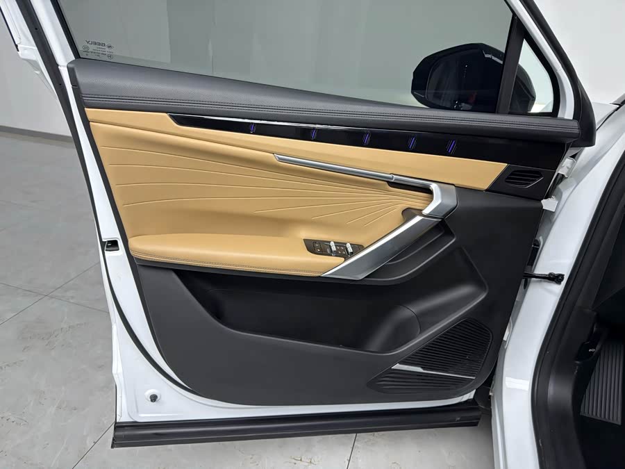 GEELY Boyue L 2022 car image #17