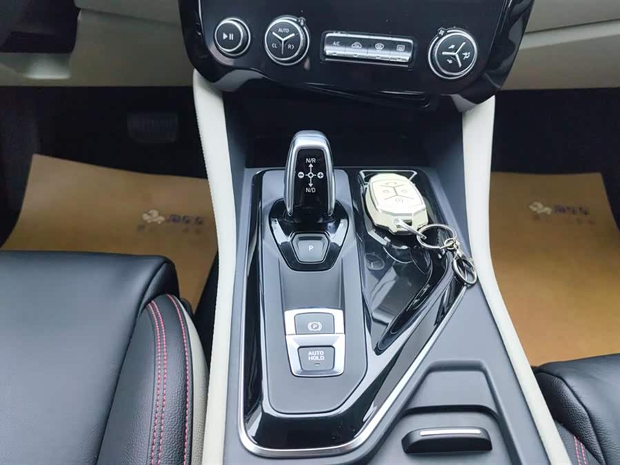 Lynk & Co 02 2019 car image #17