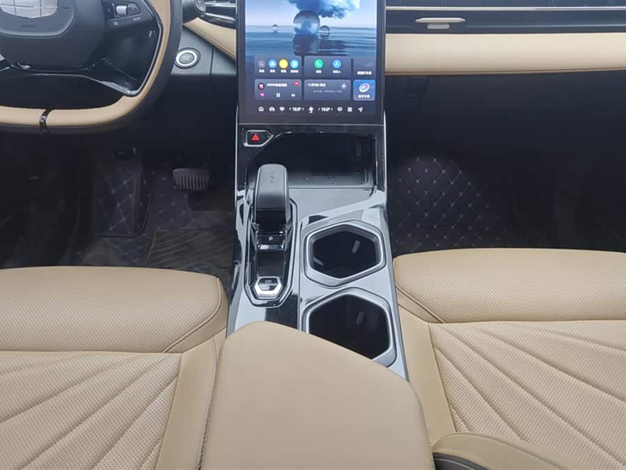 GEELY Boyue L 2023 car image #17