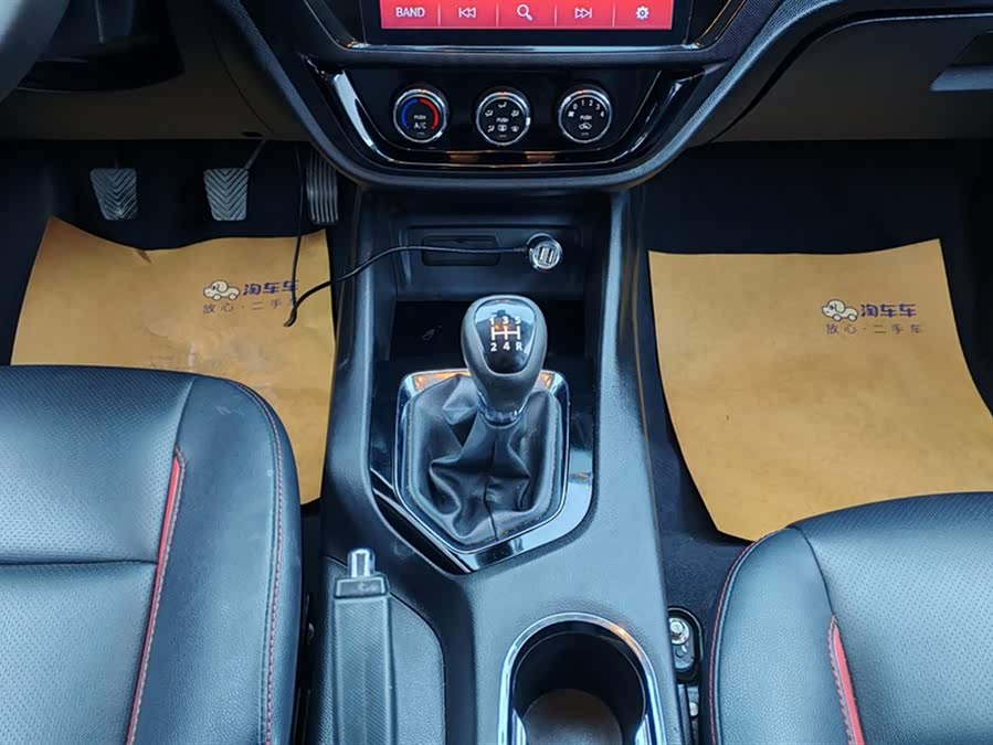 Soueast DX3 2017 صورة سيارة #17