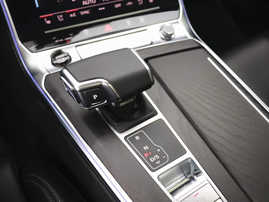 Audi A6L 2025 car image #17