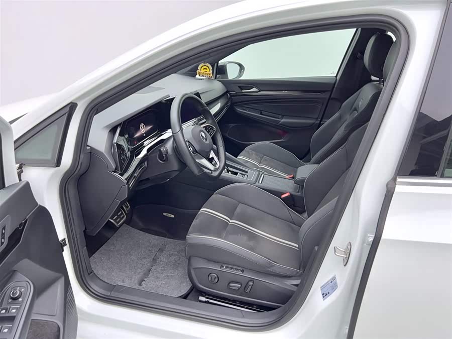 Volkswagen Golf 2021 car image #17