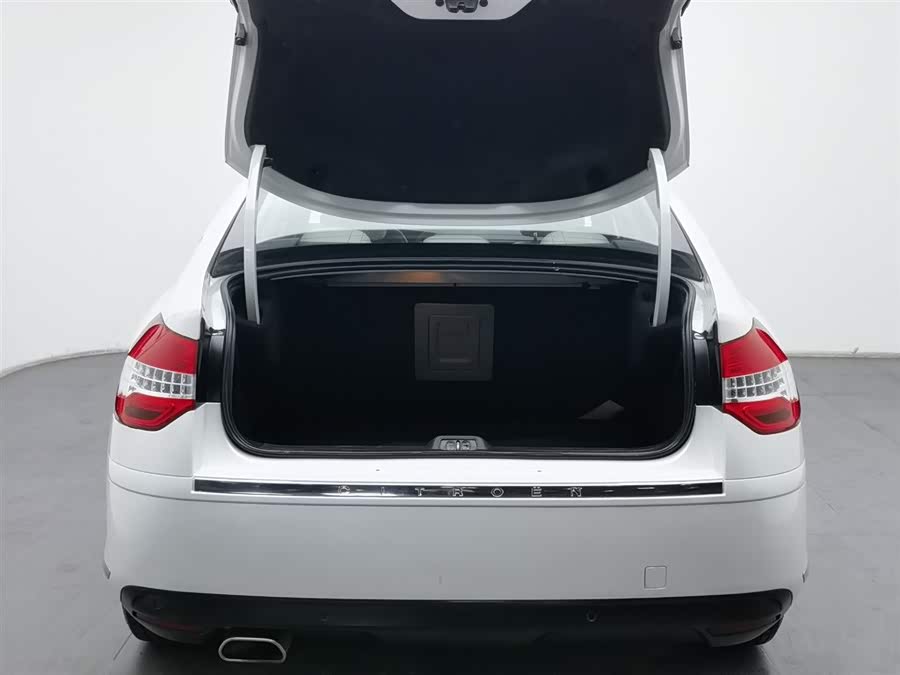 Citroen C5 2012 car image #17