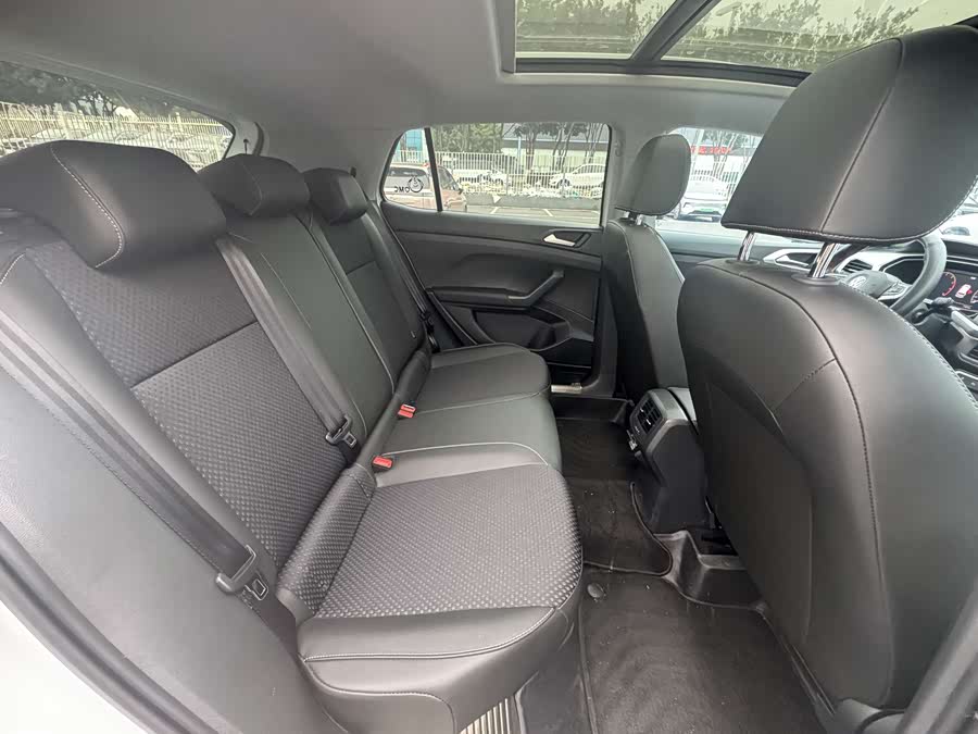 Volkswagen Tacqua 2022 car image #17