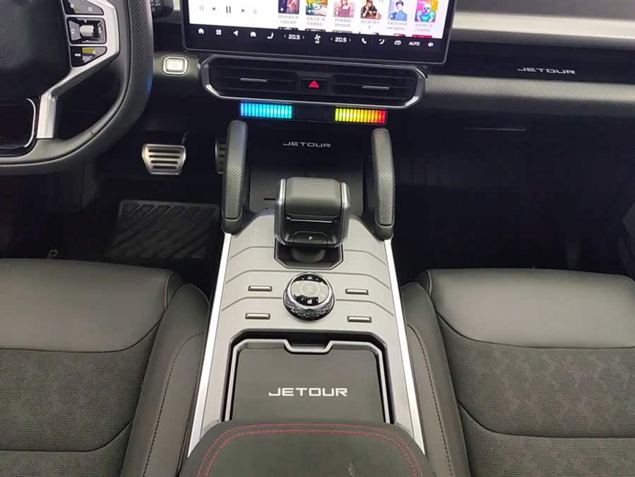 Jetour Traveller 2023 car image #17