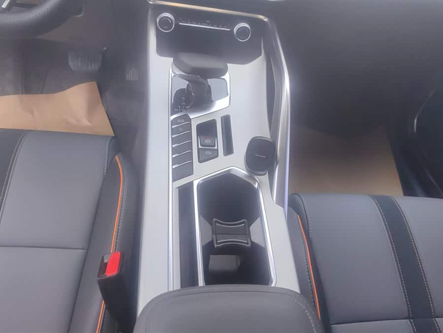 GEELY Coolray 2023 car image #17