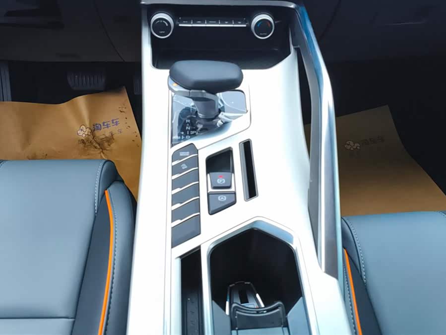 GEELY Coolray 2025 car image #17