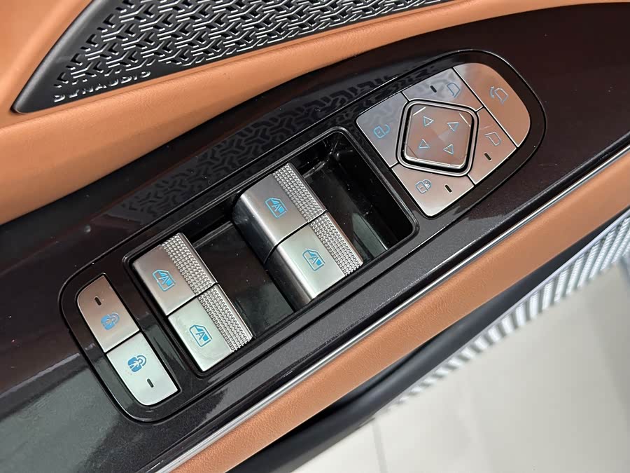 BYD HanL 2025 car image #17