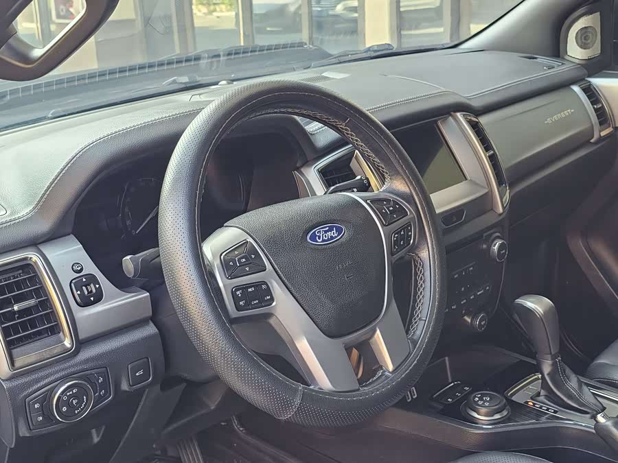 Ford Everest 2018 car image #17