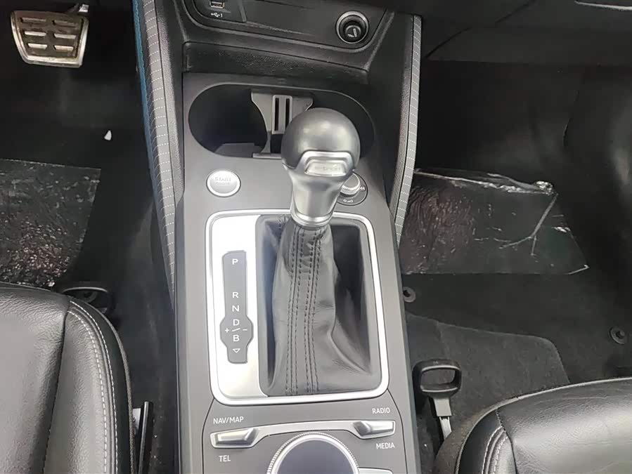 奥迪 奥迪Q2L e-tron 2023 汽车图片 #17